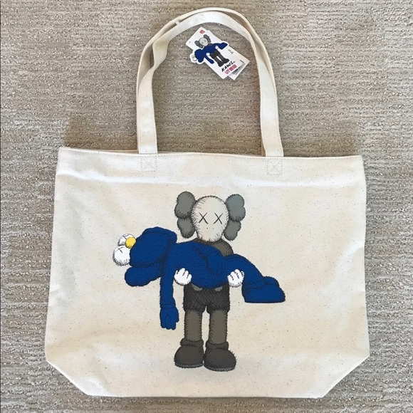 Uniqlo x KAWS Handbags - Uniqlo x Kaws exclusive canvas tote bag
